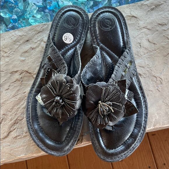 Nurture by Lamaze Black Floral Sandals - Picture 1 of 4